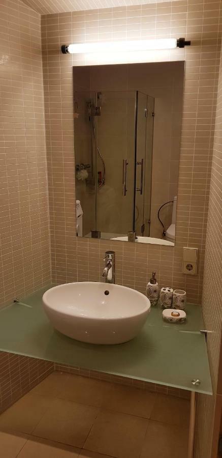 Exceptional Uzupis Bridge 3 Bedroom Apartment VNO Exterior foto